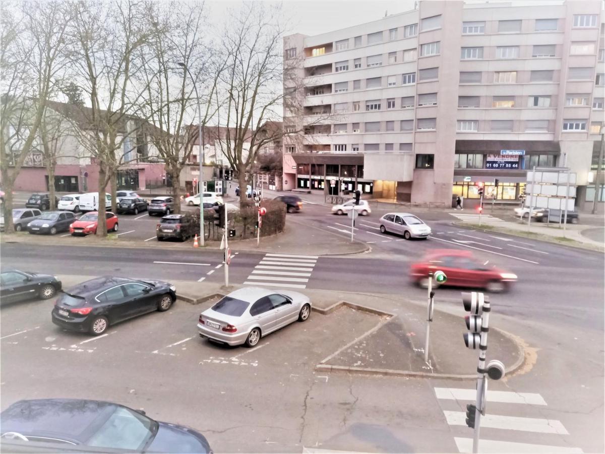 Appartement Proche Centre Ville, Gare Et Autoroute Melun Zewnętrze zdjęcie